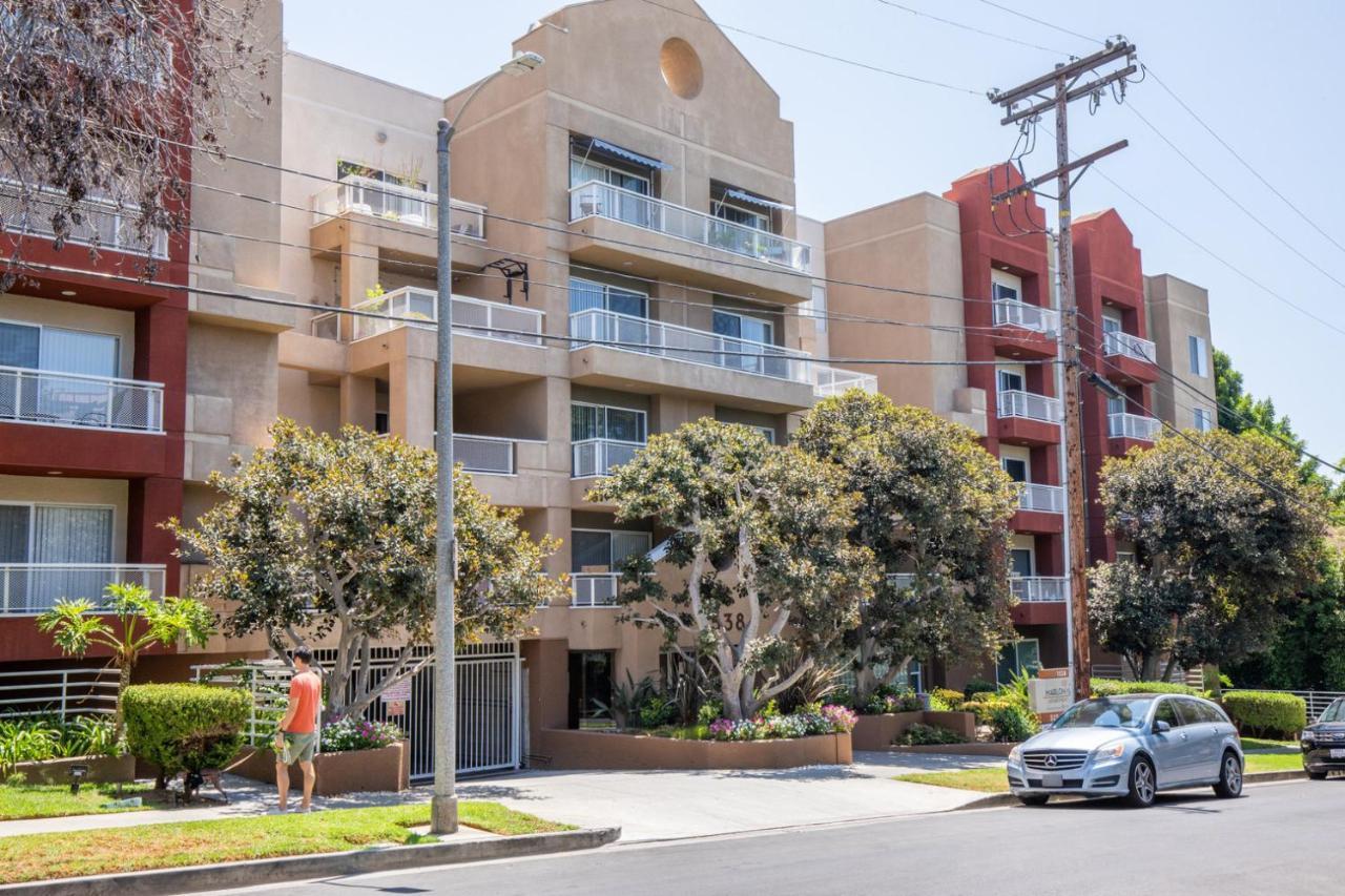 Hollywood 1br W Gym Pool Nr Metro Lax-52